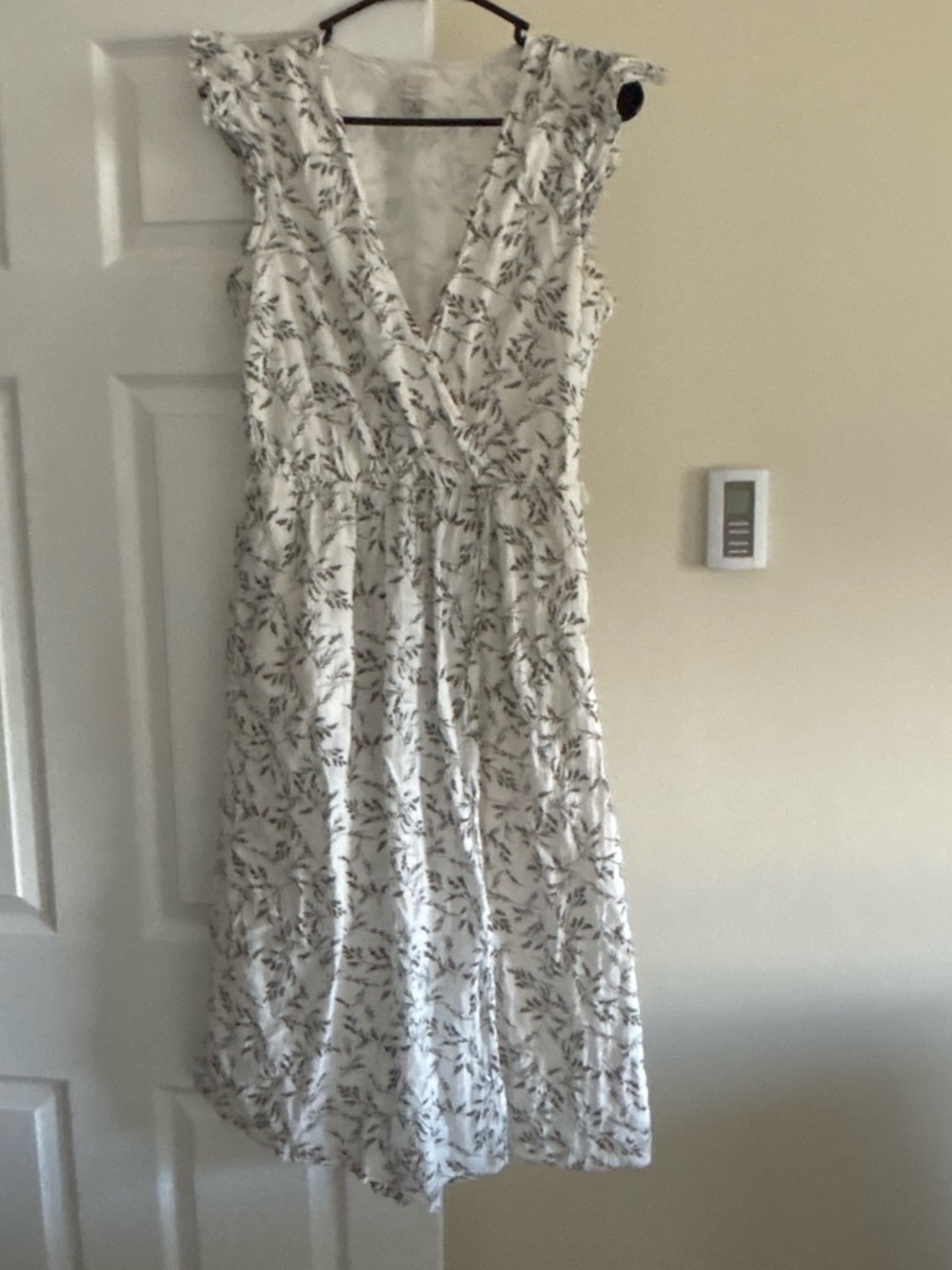 A new day Women's White Floral Wrap Midi Dress size M